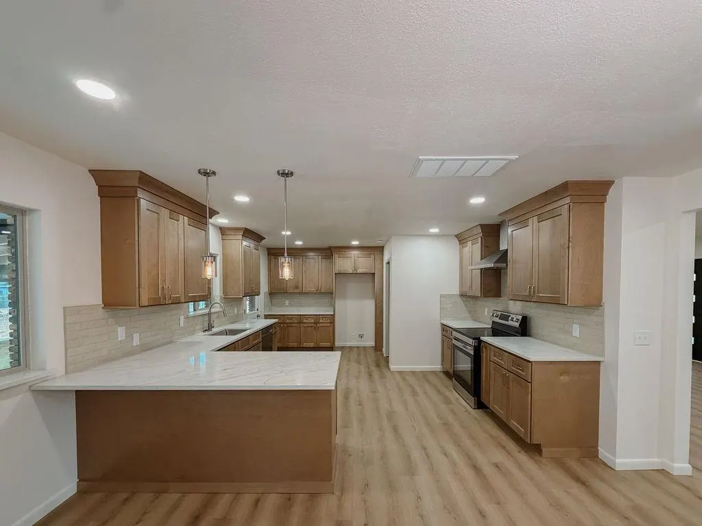 Photo 5 — 410 N Bryan Street, Weatherford, OK 73096