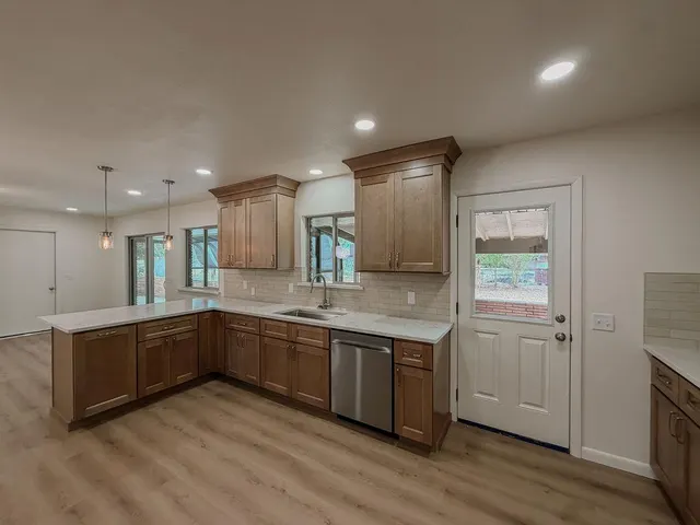 Photo 8 — 410 N Bryan Street, Weatherford, OK 73096