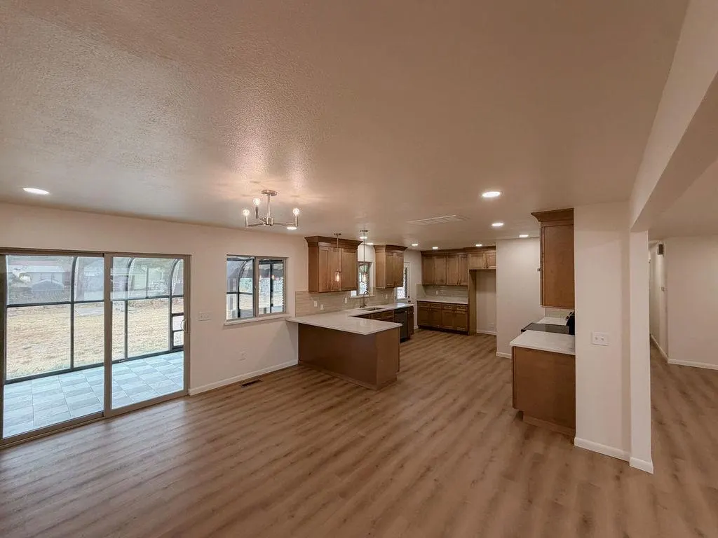 Photo 11 — 410 N Bryan Street, Weatherford, OK 73096