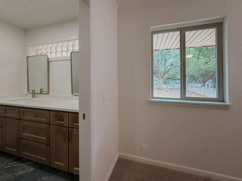 Photo 17 — 410 N Bryan Street, Weatherford, OK 73096