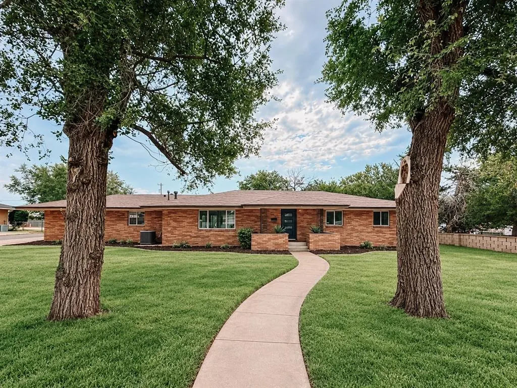 Front exterior — 410 N Bryan Street, Weatherford, OK 73096