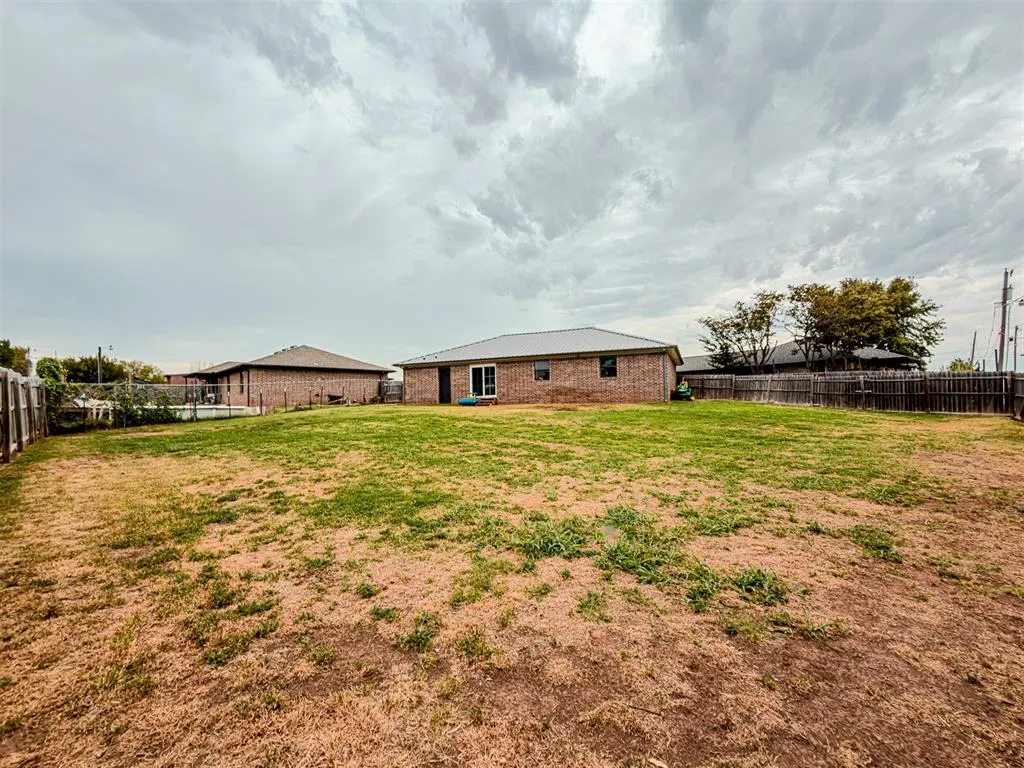 Photo 16 — 3209 Park Avenue, Chickasha, OK 73018