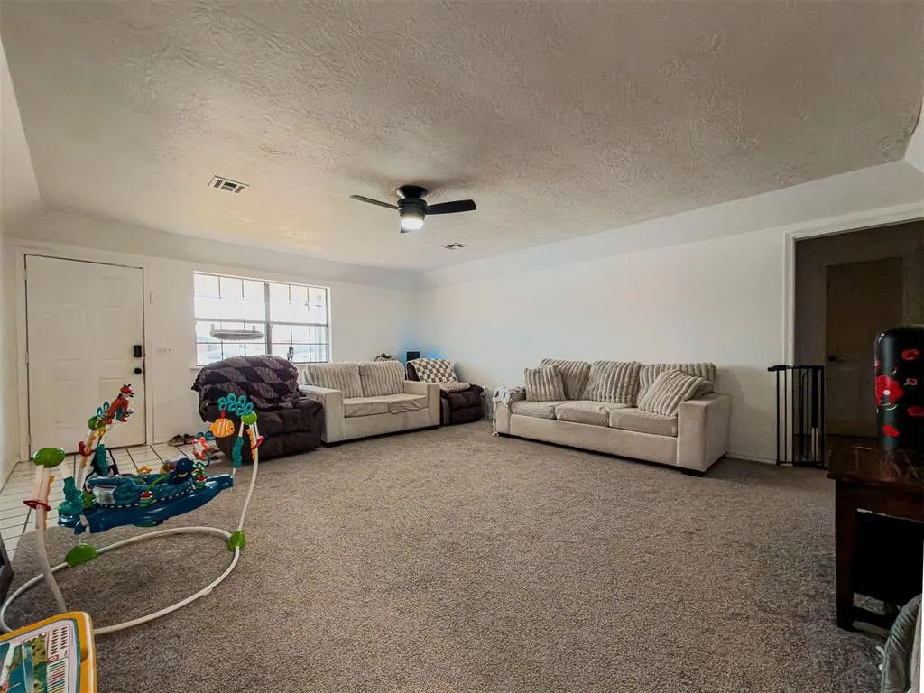 Photo 3 — 3209 Park Avenue, Chickasha, OK 73018