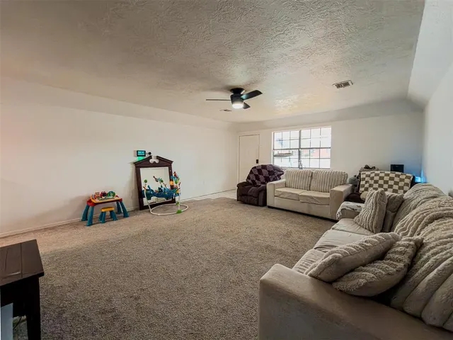 Photo 4 — 3209 Park Avenue, Chickasha, OK 73018
