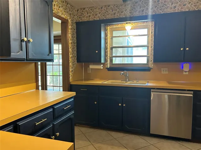 Photo 5 — 1327 Brookdale Drive, Norman, OK 73072