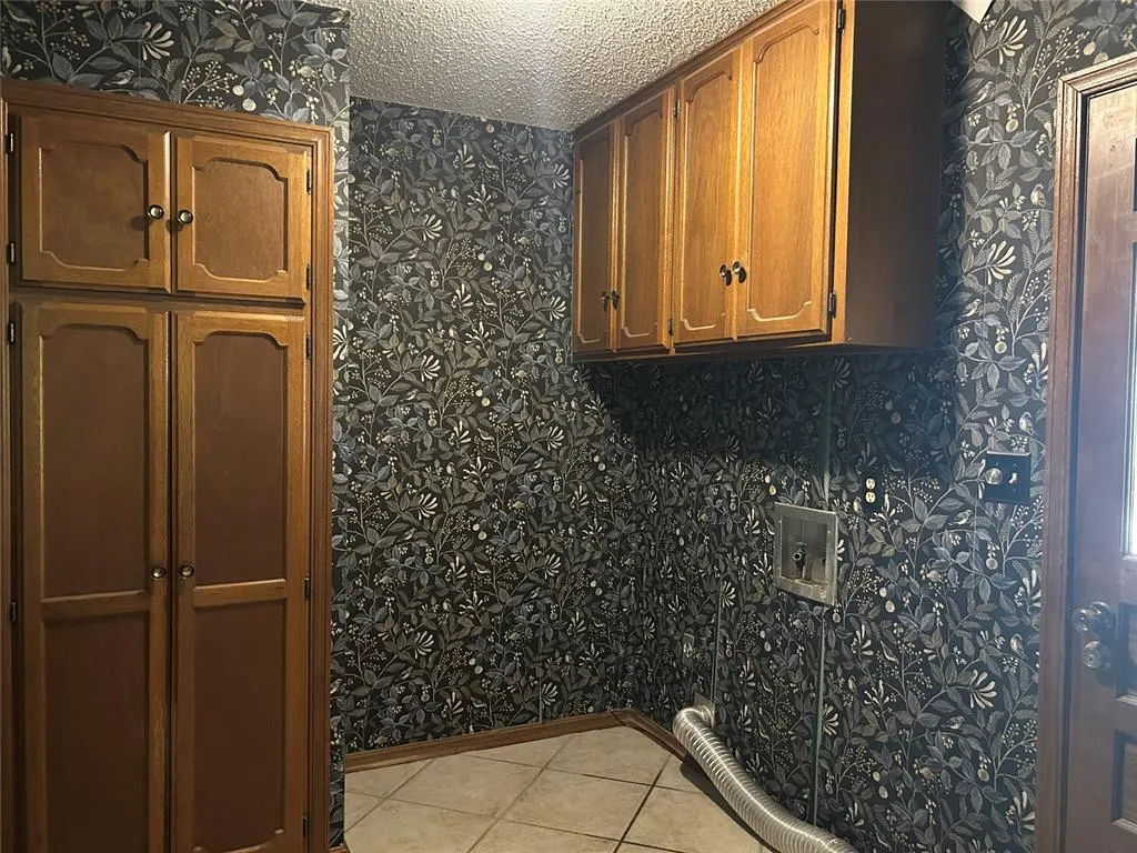 Photo 14 — 1327 Brookdale Drive, Norman, OK 73072