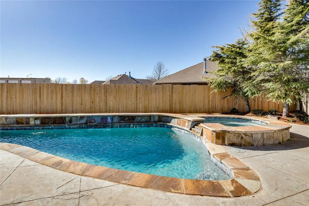 Photo 5 — 202 N Westminster Way, Mustang, OK 73064