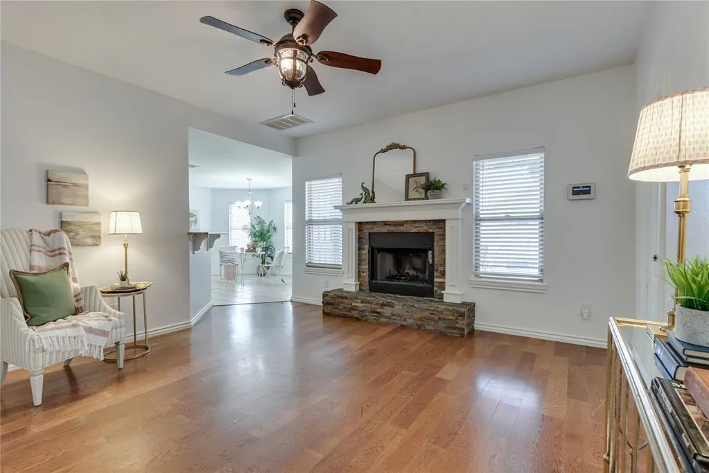 Photo 9 — 202 N Westminster Way, Mustang, OK 73064