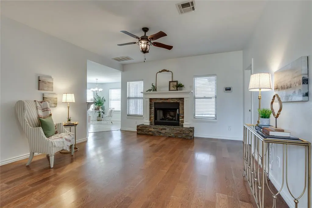 Photo 10 — 202 N Westminster Way, Mustang, OK 73064