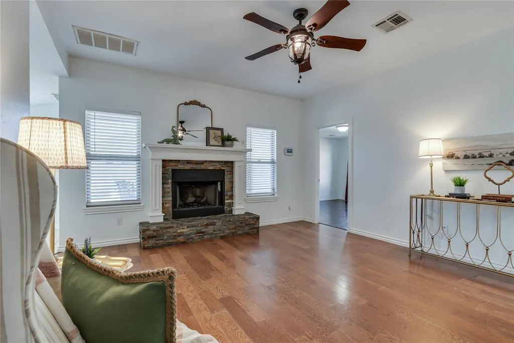 Photo 11 — 202 N Westminster Way, Mustang, OK 73064
