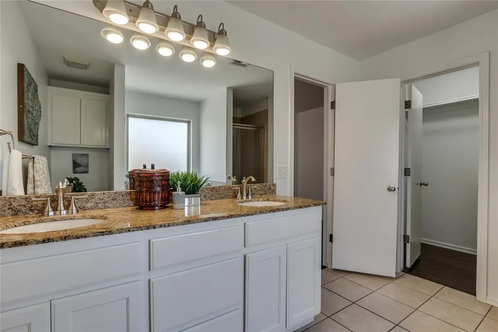 Photo 32 — 202 N Westminster Way, Mustang, OK 73064
