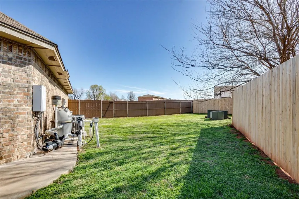 Photo 44 — 202 N Westminster Way, Mustang, OK 73064