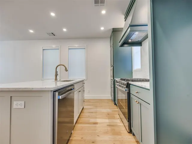 Photo 2 — 1078 Hangar Drive, Oklahoma City, OK 73108