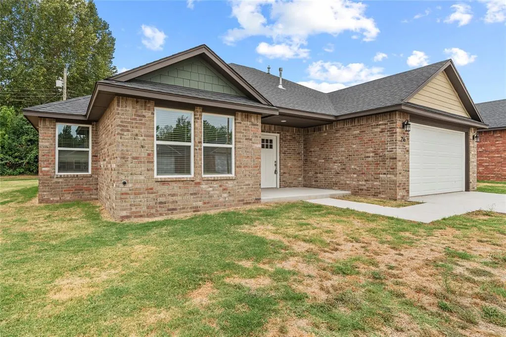 Front exterior — 216 E Abbot Lane, Mustang, OK 73064