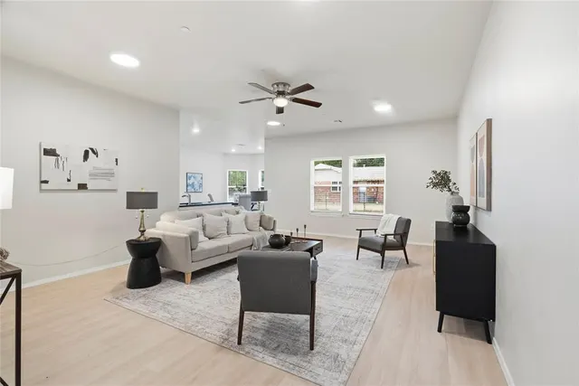 Photo 4 — 216 E Abbot Lane, Mustang, OK 73064