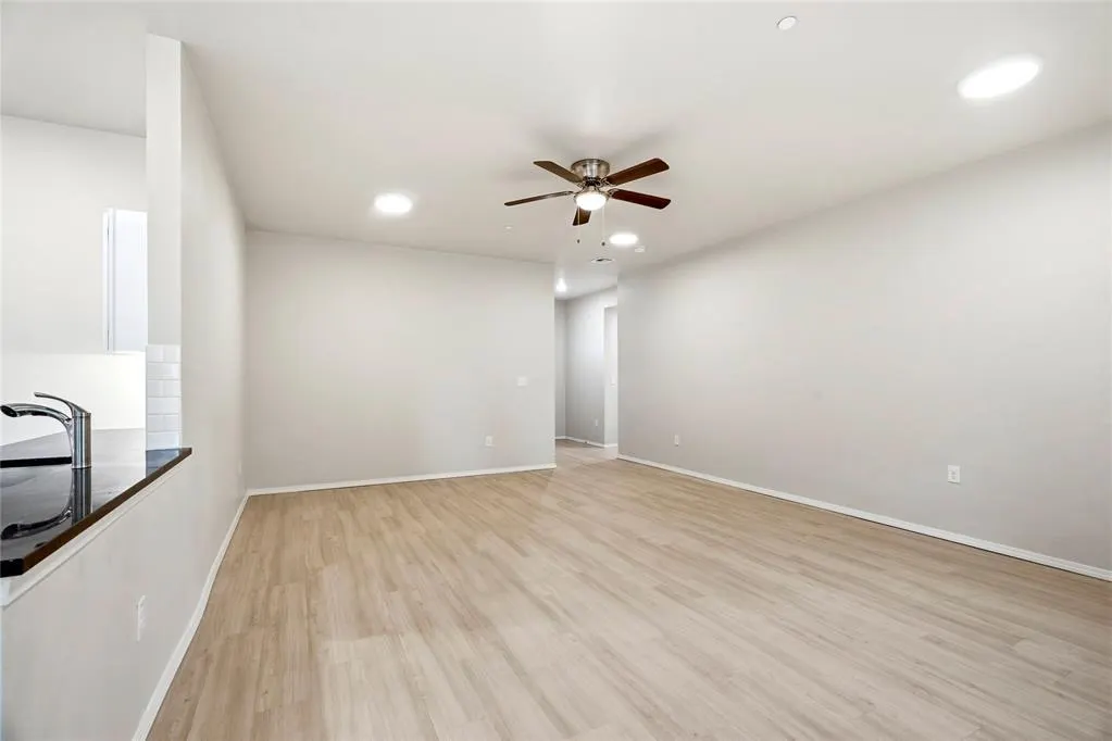 Photo 7 — 216 E Abbot Lane, Mustang, OK 73064