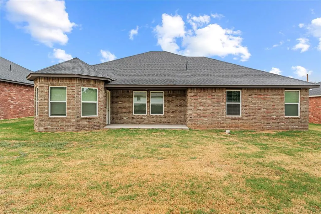 Photo 34 — 216 E Abbot Lane, Mustang, OK 73064