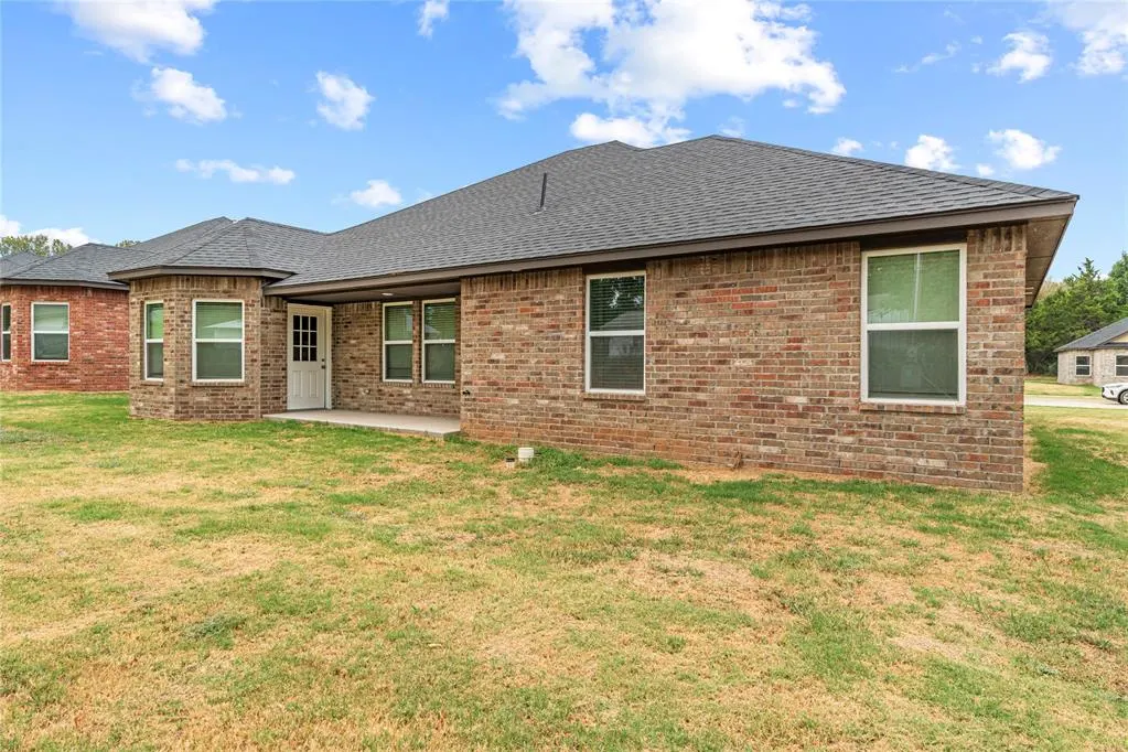 Photo 36 — 216 E Abbot Lane, Mustang, OK 73064