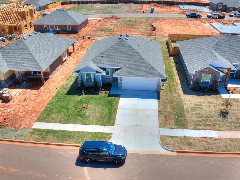 Photo 3 — 4004 Caraway Lane, Norman, OK 73026