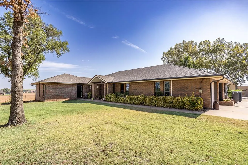 Photo 3 — 10046 Deer Creek Road, Weatherford, OK 73096