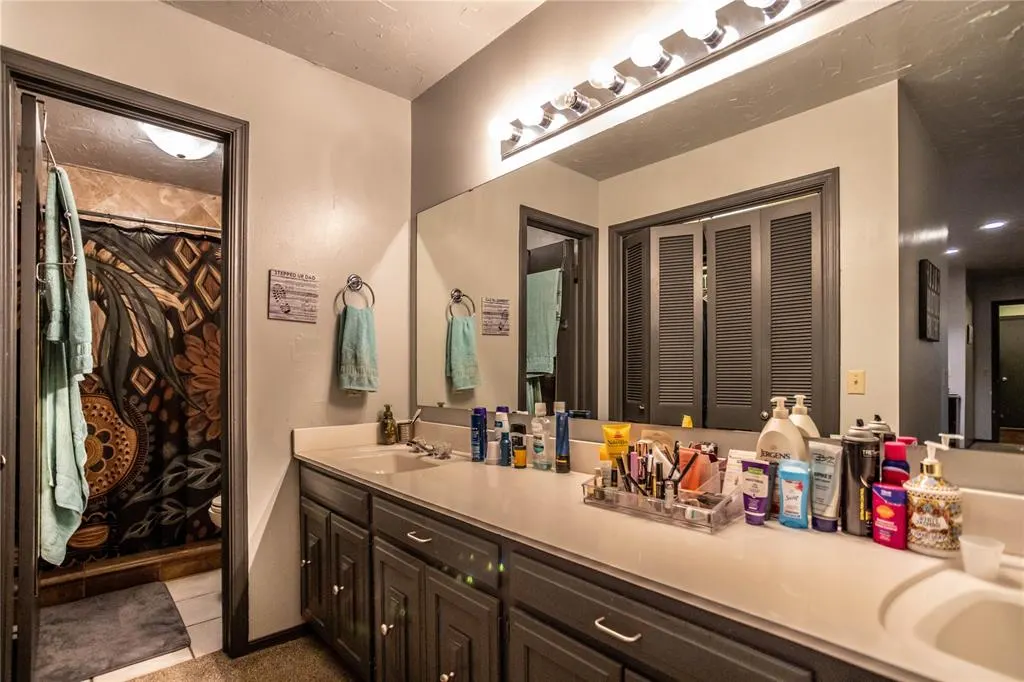 Photo 22 — 10046 Deer Creek Road, Weatherford, OK 73096