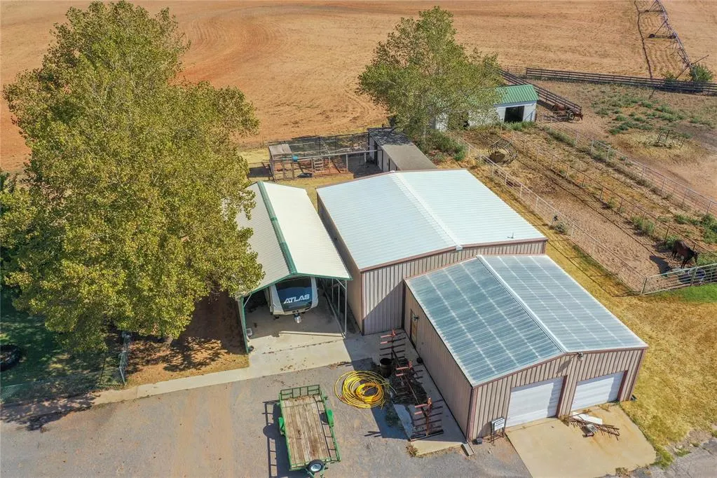 Photo 40 — 10046 Deer Creek Road, Weatherford, OK 73096