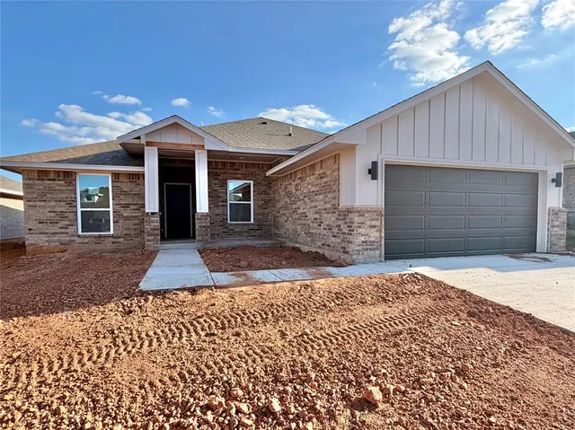 Photo 2 — 4016 Caraway Lane, Norman, OK 73026
