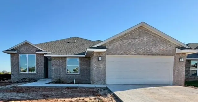 Photo 2 — 4020 Caraway Lane, Norman, OK 73026