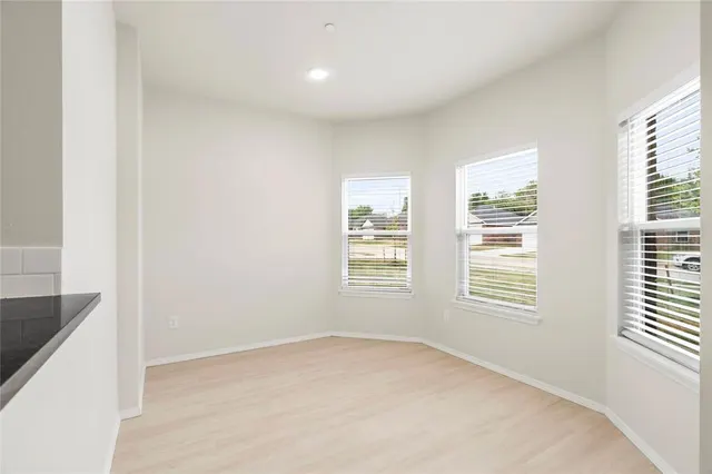Photo 8 — 220 E Abbot Lane, Mustang, OK 73064