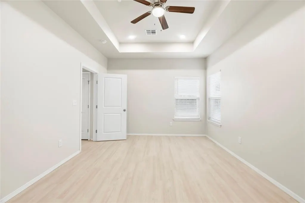Photo 14 — 220 E Abbot Lane, Mustang, OK 73064