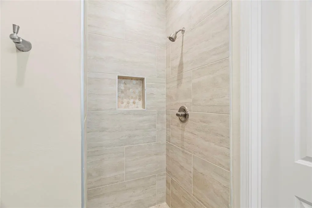 Photo 21 — 220 E Abbot Lane, Mustang, OK 73064