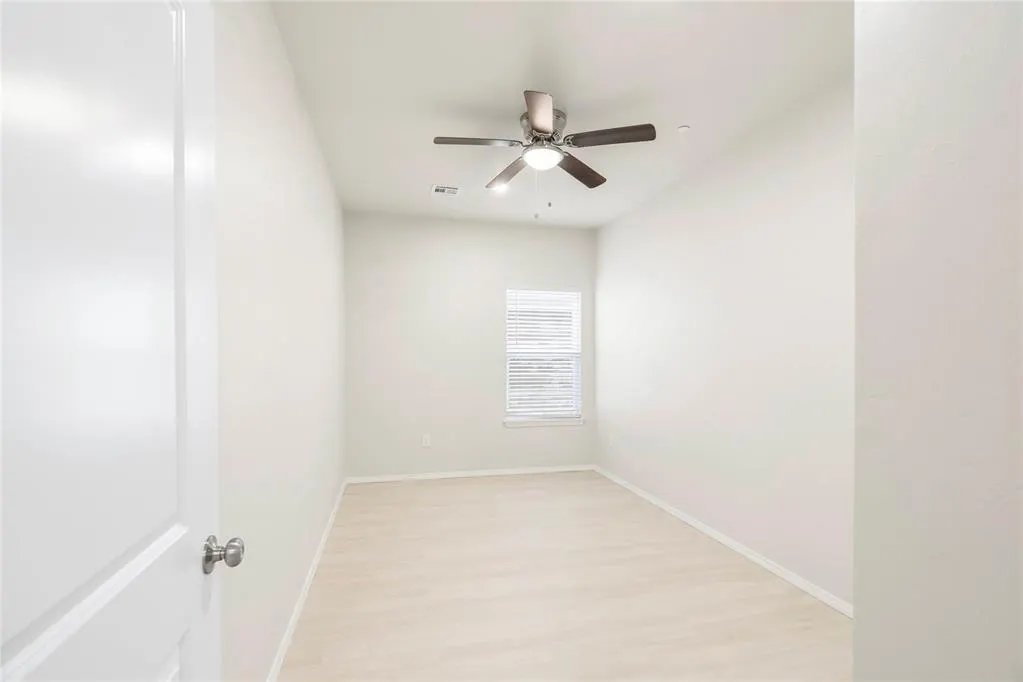 Photo 25 — 220 E Abbot Lane, Mustang, OK 73064