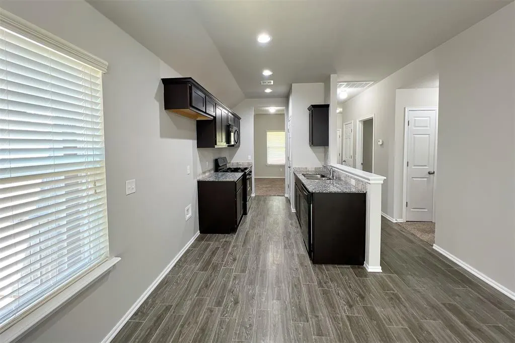 Photo 8 — 412 Nathan Way, Yukon, OK 73099