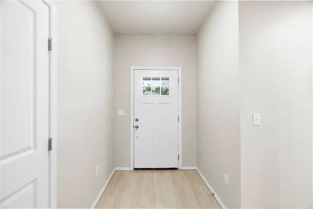 Photo 4 — 224 E Abbot Lane, Mustang, OK 73064