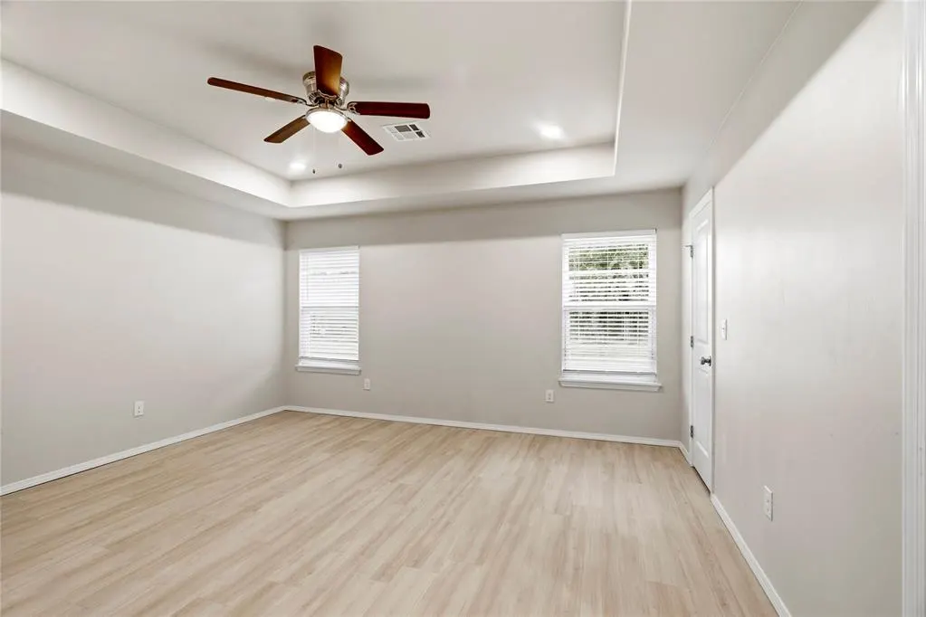Photo 22 — 224 E Abbot Lane, Mustang, OK 73064