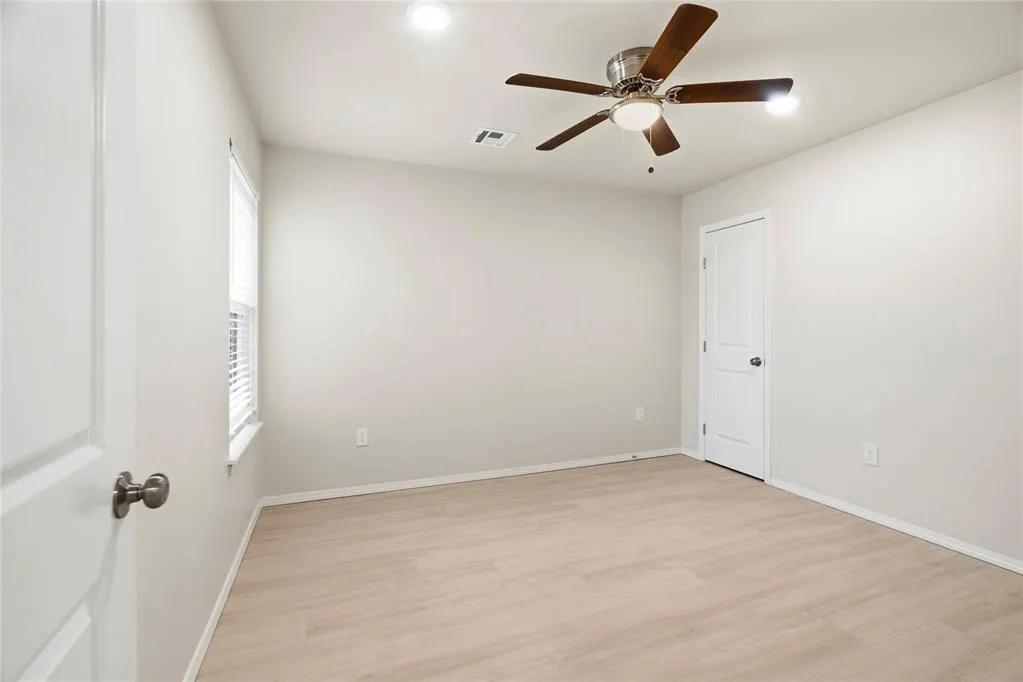 Photo 25 — 224 E Abbot Lane, Mustang, OK 73064