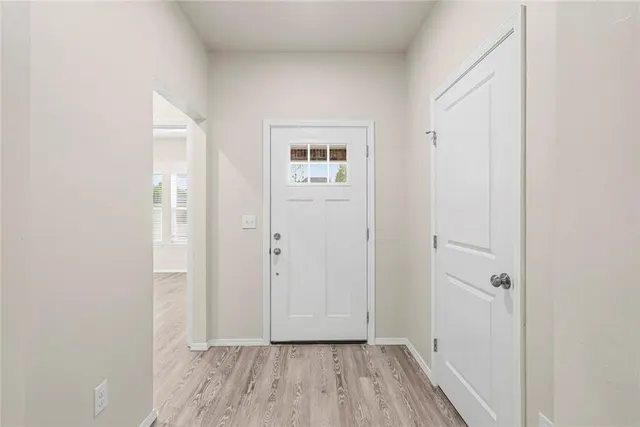 Photo 5 — 228 E Abbot Lane, Mustang, OK 73064