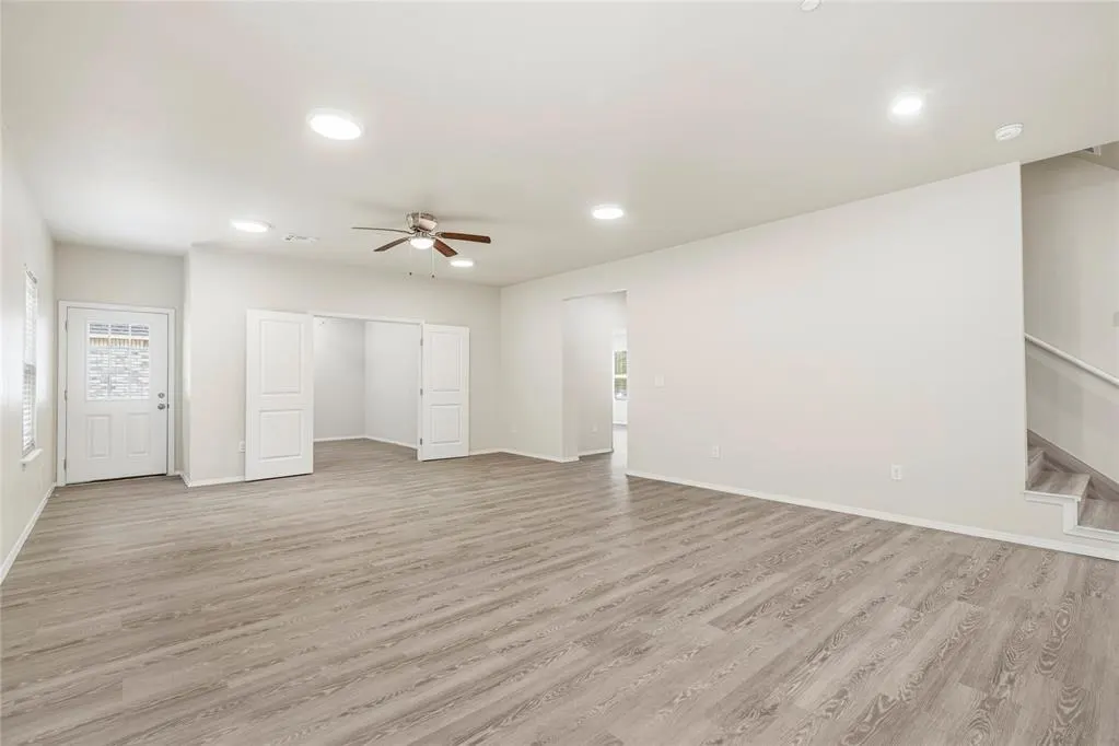 Photo 8 — 228 E Abbot Lane, Mustang, OK 73064