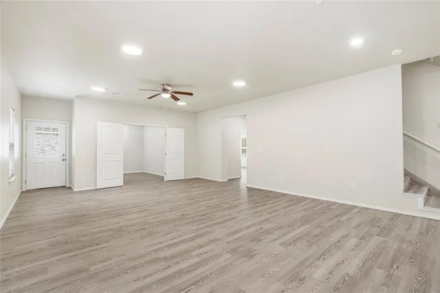 Photo 8 — 228 E Abbot Lane, Mustang, OK 73064