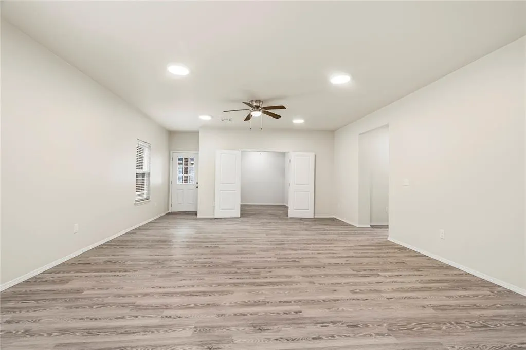 Photo 9 — 228 E Abbot Lane, Mustang, OK 73064