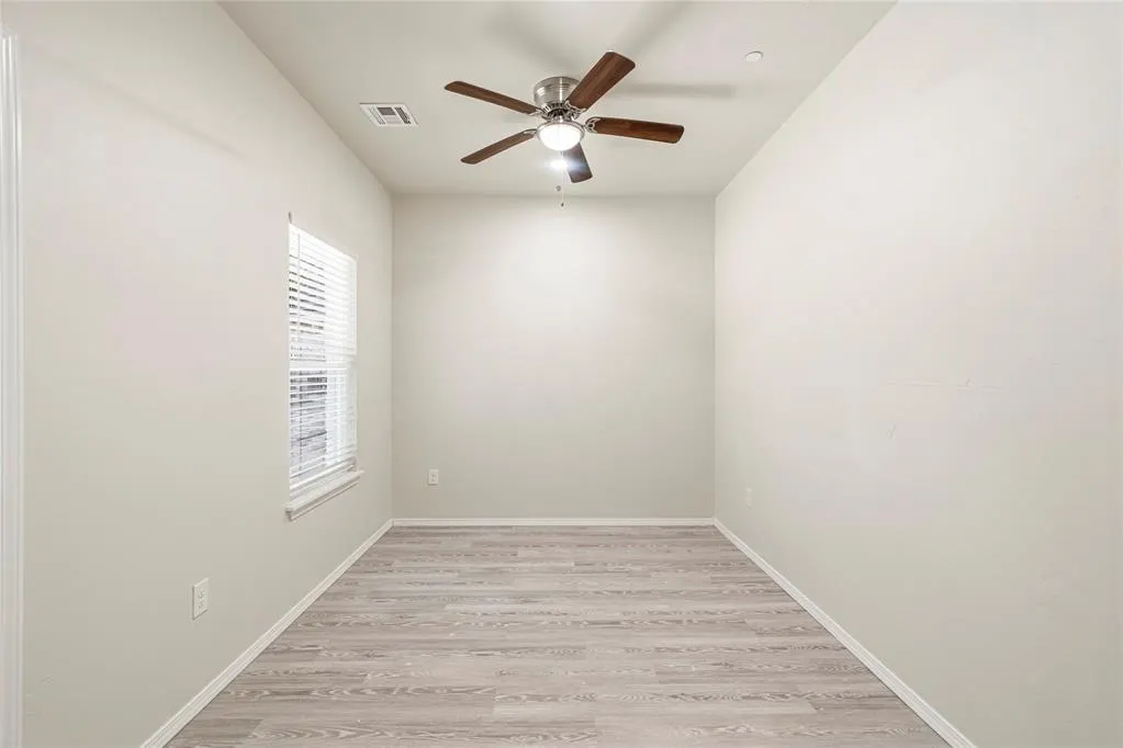 Photo 15 — 228 E Abbot Lane, Mustang, OK 73064