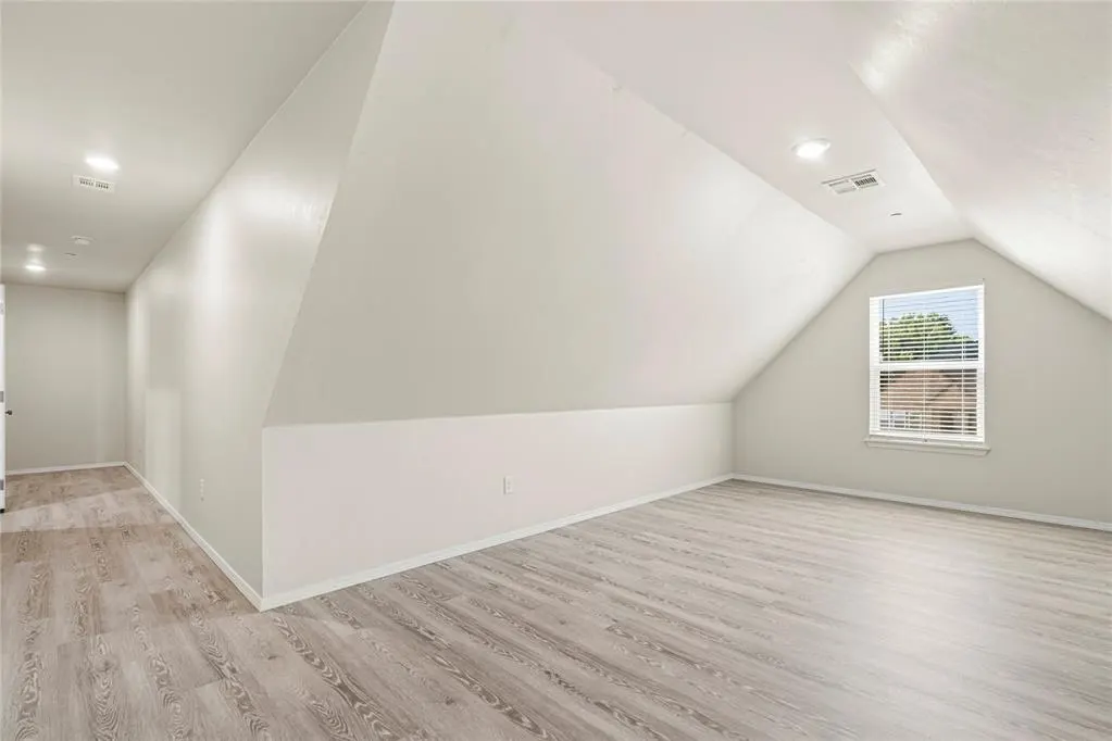 Photo 24 — 228 E Abbot Lane, Mustang, OK 73064