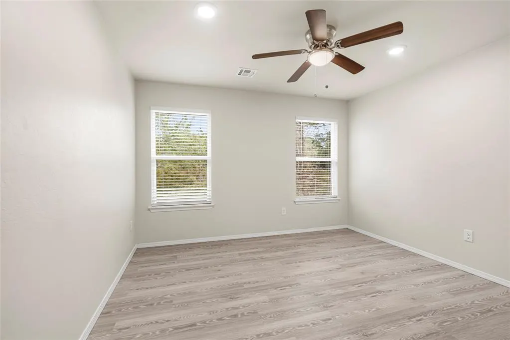 Photo 30 — 228 E Abbot Lane, Mustang, OK 73064