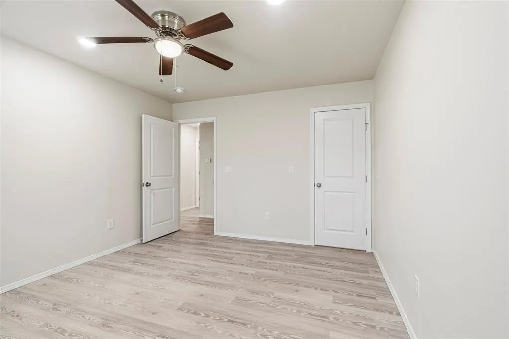 Photo 34 — 228 E Abbot Lane, Mustang, OK 73064