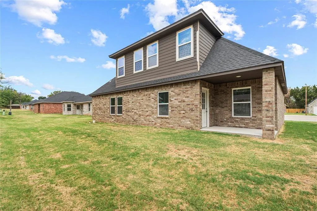 Photo 38 — 228 E Abbot Lane, Mustang, OK 73064