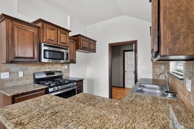 Photo 8 — 11116 SW 38th Circle, Mustang, OK 73064