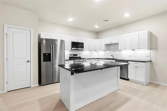 Photo 5 — 232 E Abbot Lane, Mustang, OK 73064