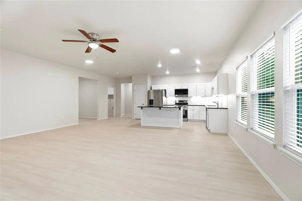 Photo 8 — 232 E Abbot Lane, Mustang, OK 73064