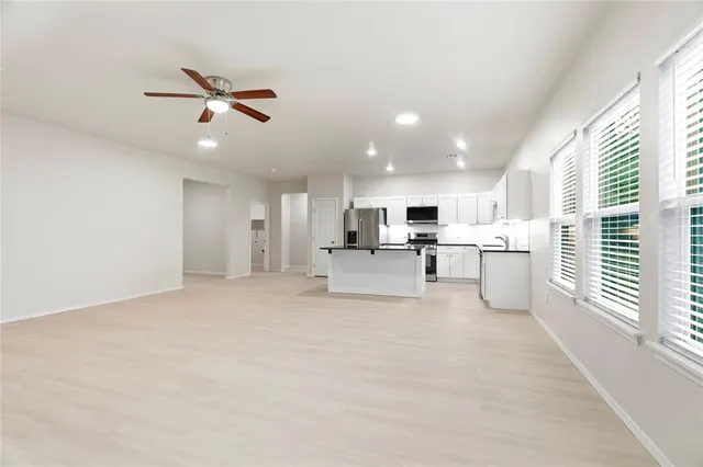 Photo 8 — 232 E Abbot Lane, Mustang, OK 73064