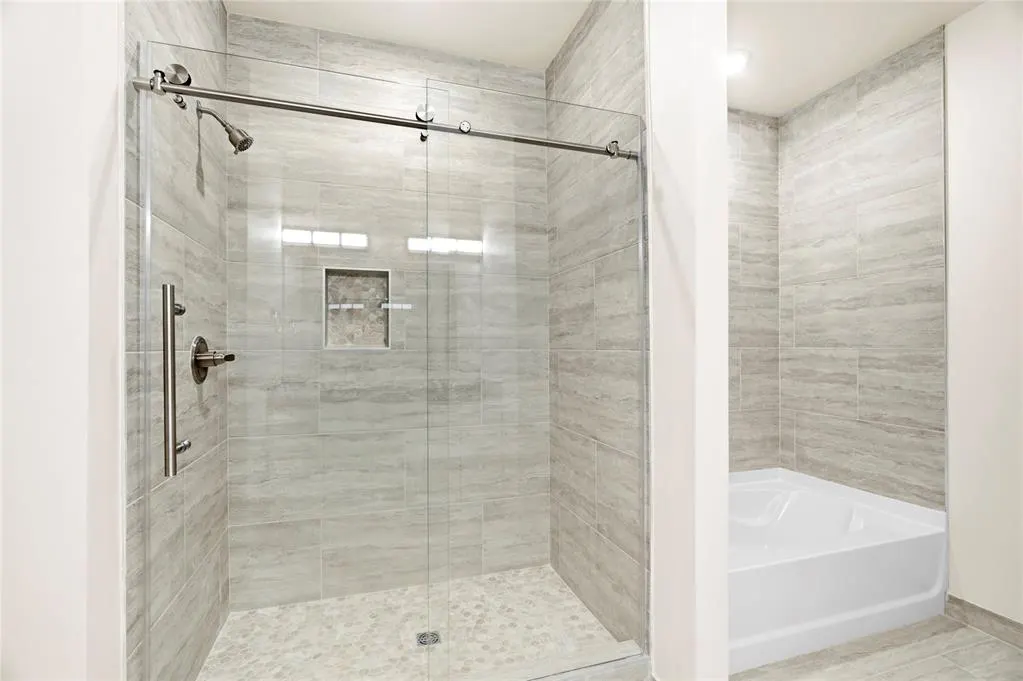 Photo 18 — 232 E Abbot Lane, Mustang, OK 73064